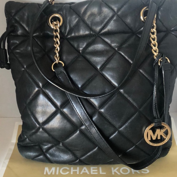 Michael Kors Handbags - Michael Kors bag.